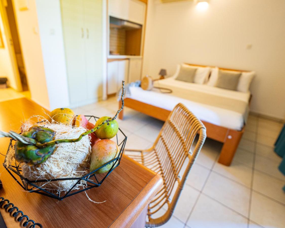 Hotel Le Kerveguen Saint-Gilles Les Bains Zewnętrze zdjęcie