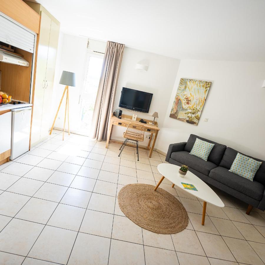 Hotel Le Kerveguen Saint-Gilles Les Bains Zewnętrze zdjęcie