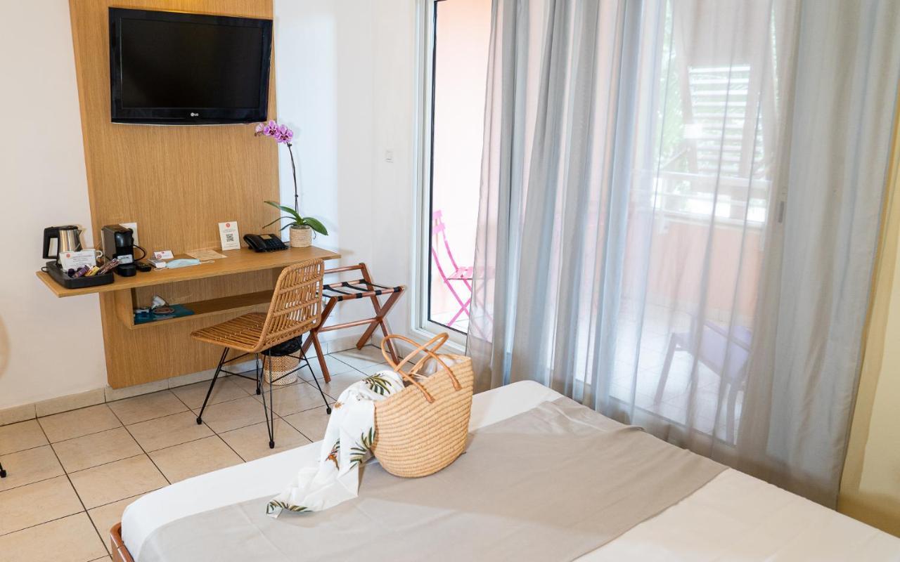 Hotel Le Kerveguen Saint-Gilles Les Bains Zewnętrze zdjęcie
