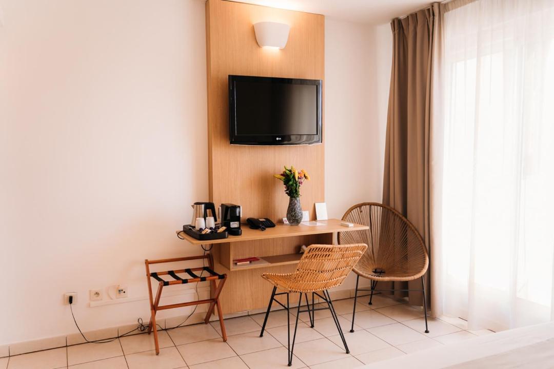 Hotel Le Kerveguen Saint-Gilles Les Bains Zewnętrze zdjęcie