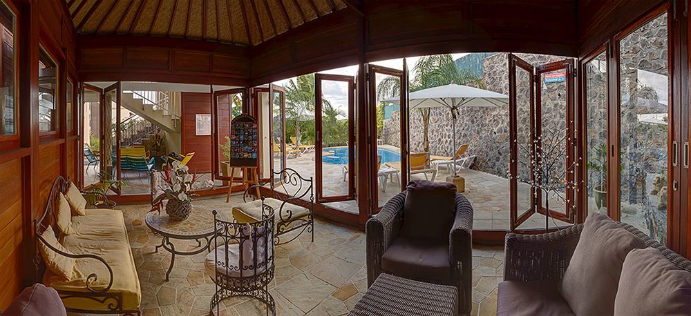 Hotel Le Kerveguen Saint-Gilles Les Bains Zewnętrze zdjęcie