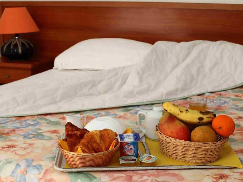 Hotel Le Kerveguen Saint-Gilles Les Bains Zewnętrze zdjęcie