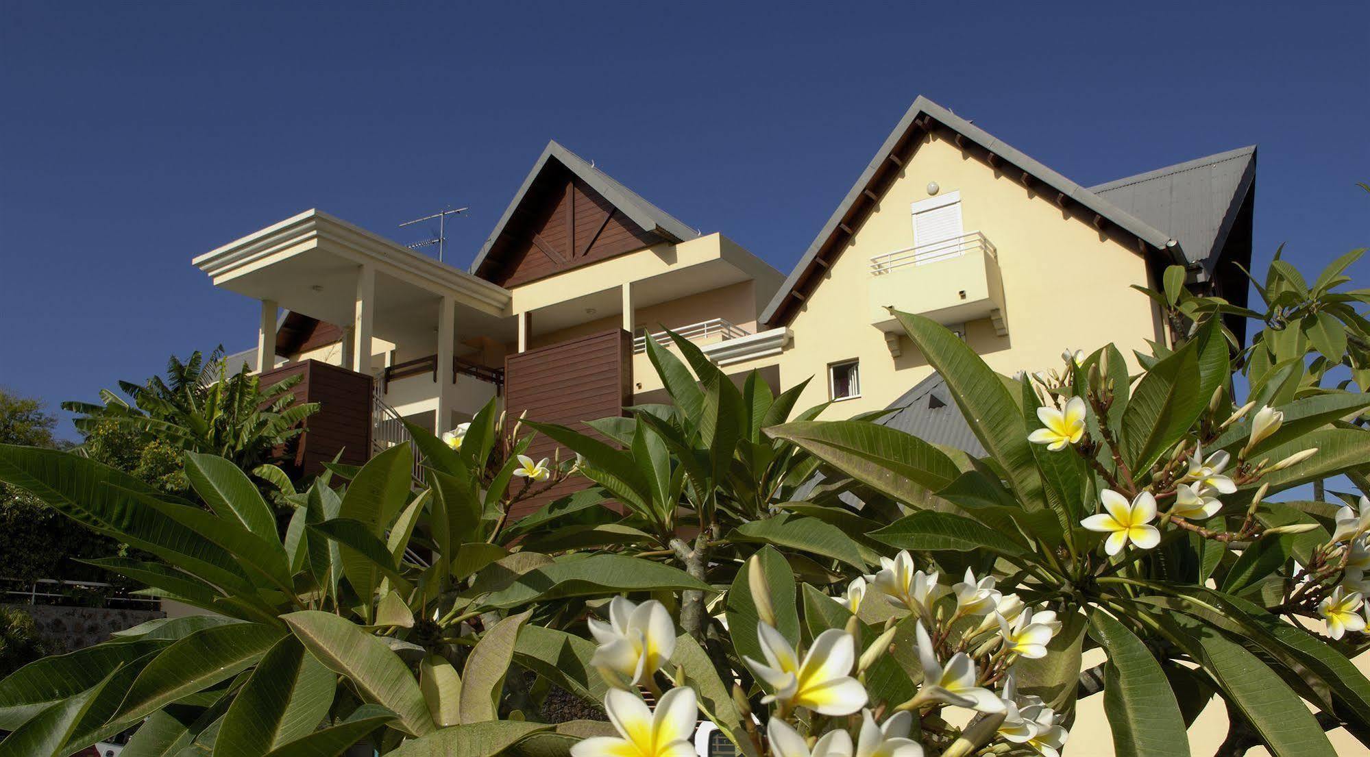 Hotel Le Kerveguen Saint-Gilles Les Bains Zewnętrze zdjęcie