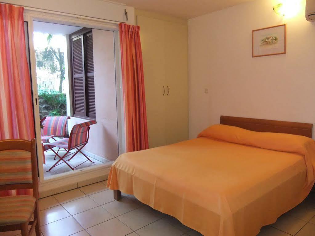 Hotel Le Kerveguen Saint-Gilles Les Bains Zewnętrze zdjęcie