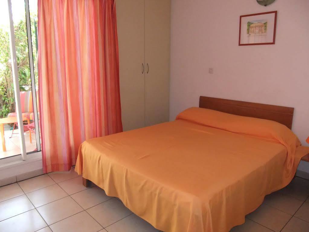 Hotel Le Kerveguen Saint-Gilles Les Bains Zewnętrze zdjęcie