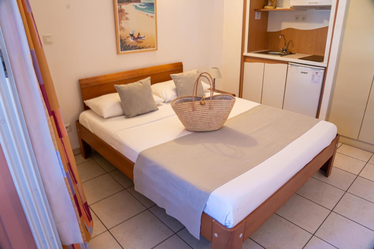 Hotel Le Kerveguen Saint-Gilles Les Bains Zewnętrze zdjęcie